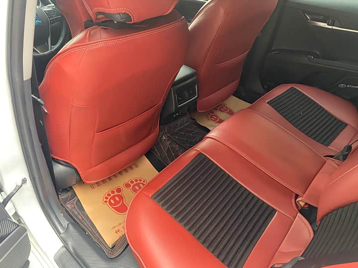 Фото 5 - Toyota Camry