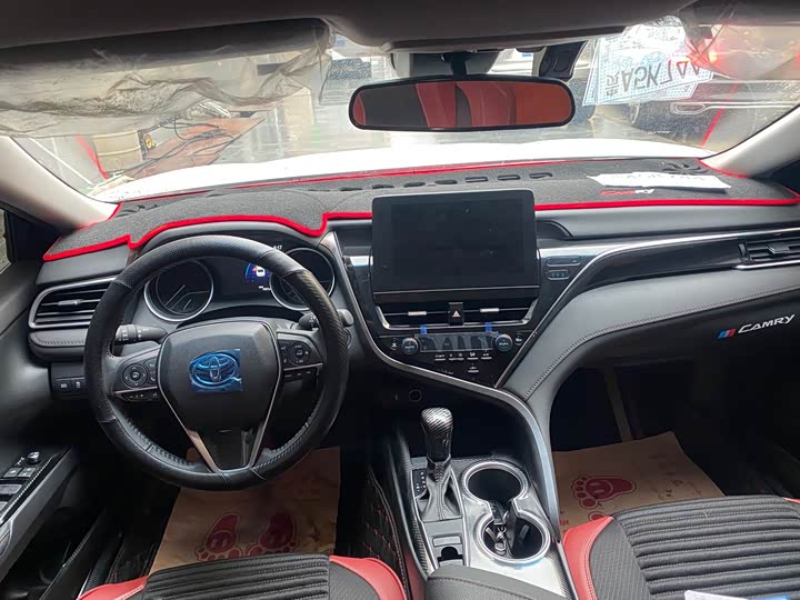 Фото 6 - Toyota Camry