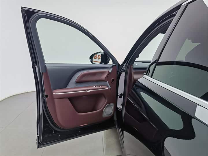 Фото 8 - Voyah Taishan