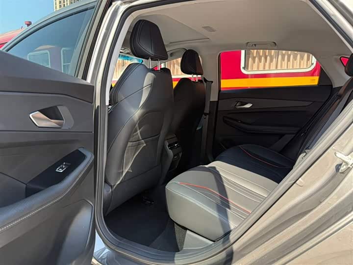 Фото 7 - Geely Binrui