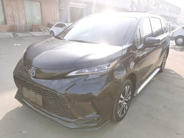 Фото 2 - Toyota Granvia