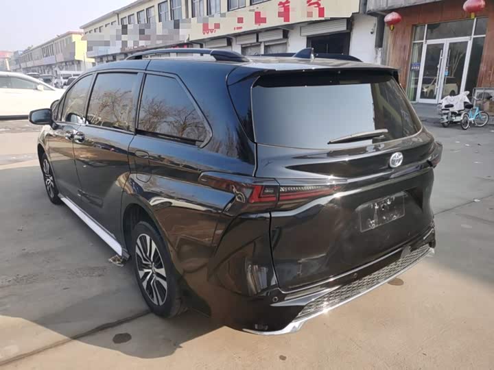 Фото 5 - Toyota Granvia