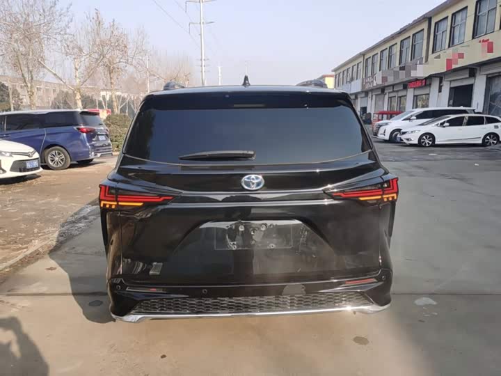 Фото 6 - Toyota Granvia