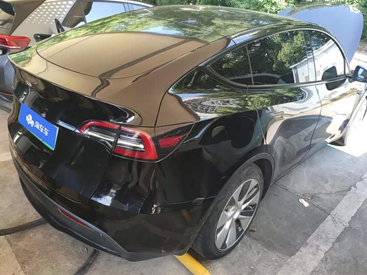 Фото 3 - Tesla Model Y