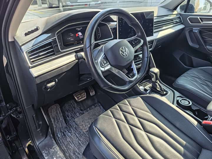 Фото 4 - Volkswagen Tiguan L Pro