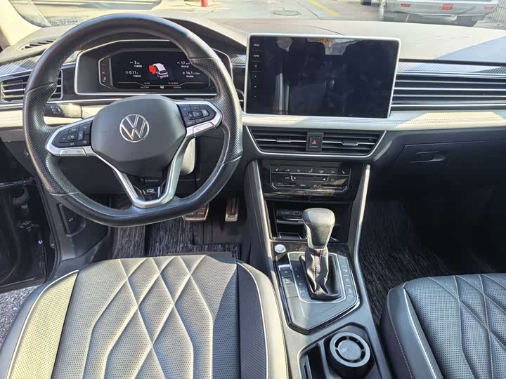 Фото 6 - Volkswagen Tiguan L Pro