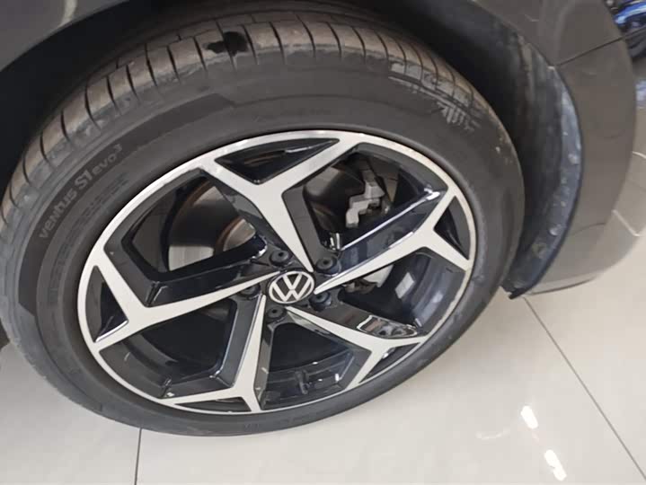 Фото 6 - Volkswagen Passat