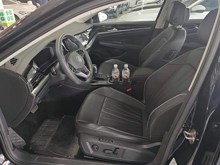 Фото 9 - Volkswagen Passat