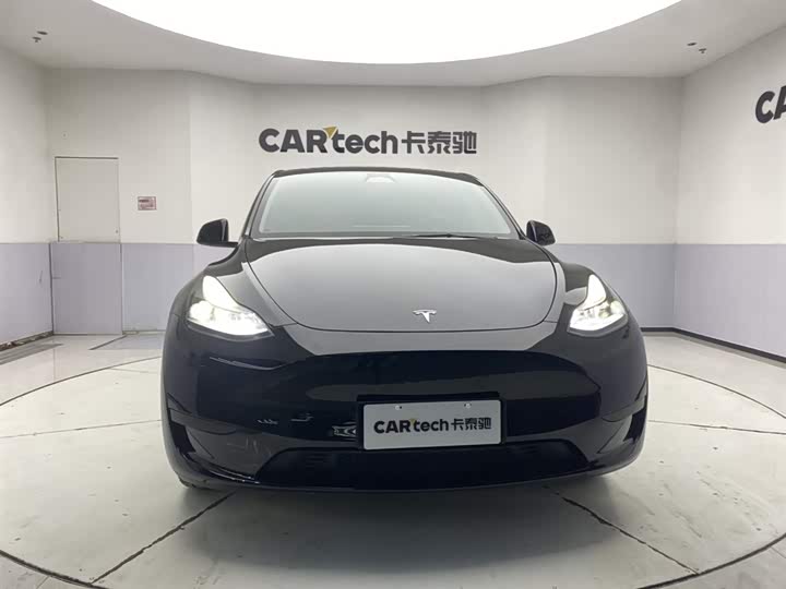 Фото 3 - Tesla Model Y