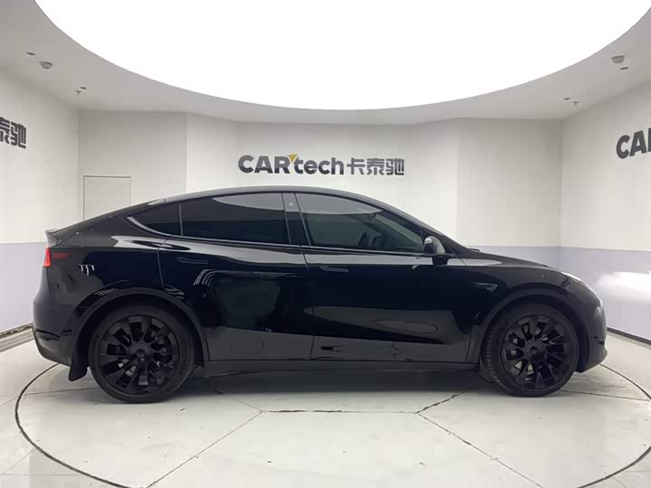 Фото 4 - Tesla Model Y