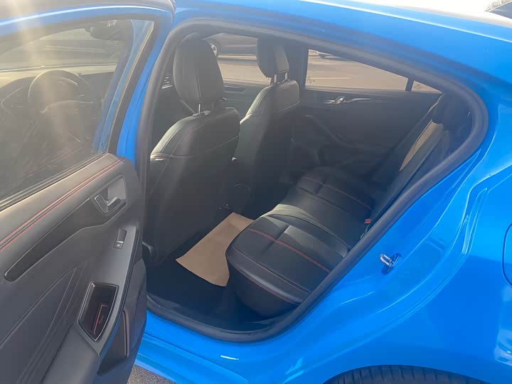 Фото 8 - Ford Focus