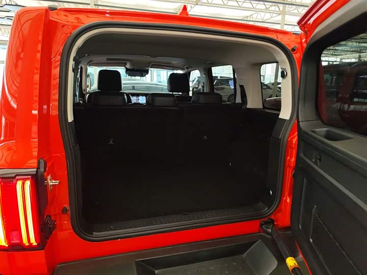 Фото 9 - Tank 300