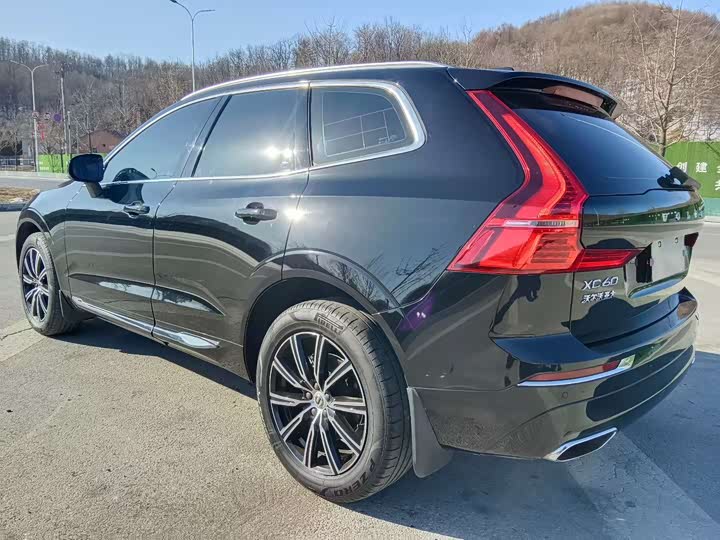 Фото 6 - Volvo XC60