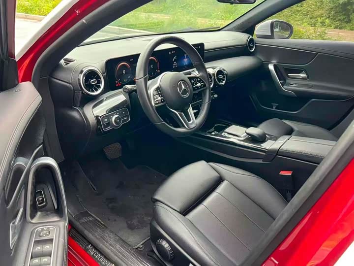 Фото 5 - Mercedes-Benz A-Class