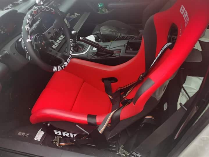 Фото 9 - Subaru BRZ