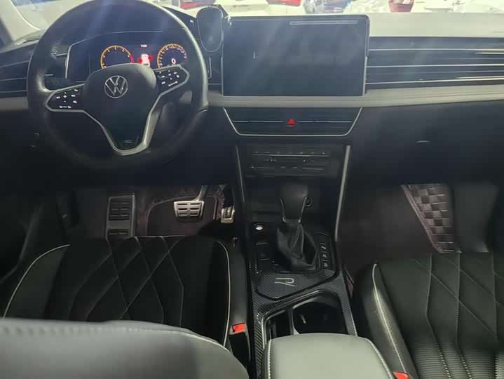 Фото 9 - Volkswagen Tiguan L Pro