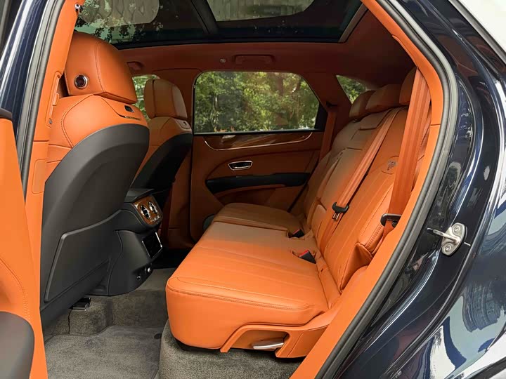 Фото 9 - Bentley Bentayga