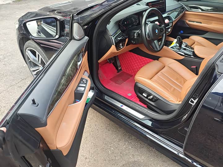 Фото 5 - BMW 6 Series GT