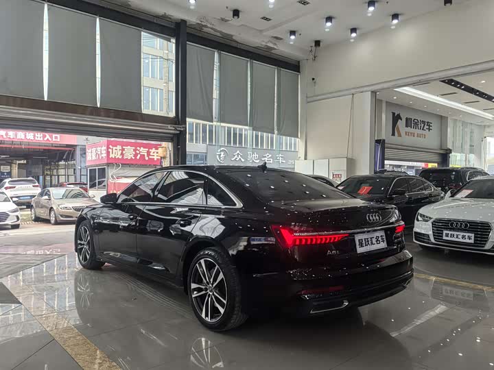 Фото 4 - Audi A6L