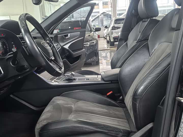 Фото 8 - Audi A6L