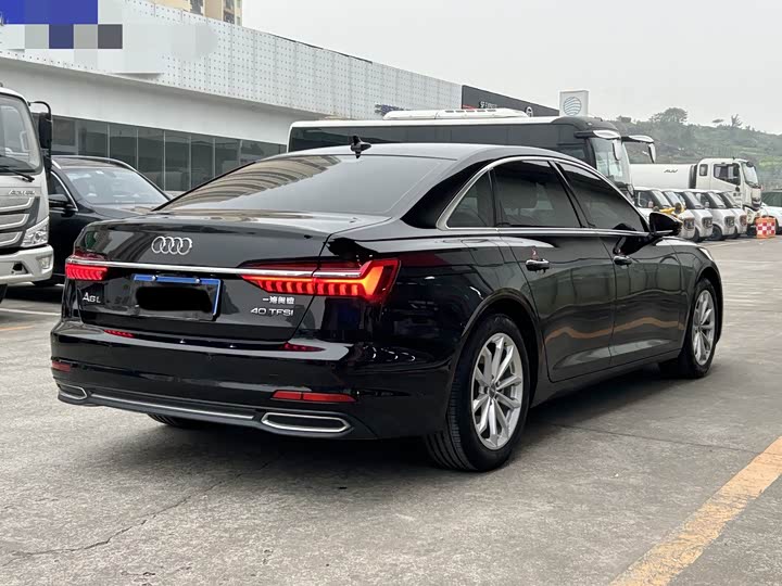 Фото 7 - Audi A6L