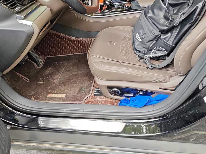 Фото 9 - BYD Han