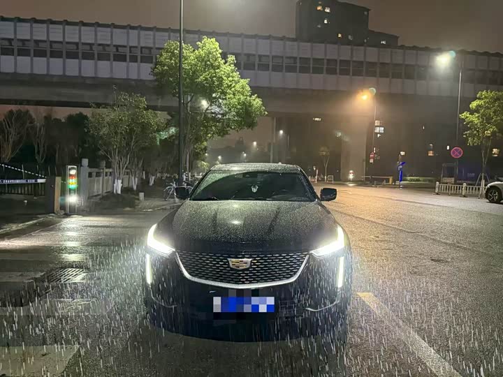 Фото 1 - Cadillac CT5