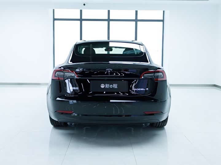 Фото 5 - Tesla Model 3