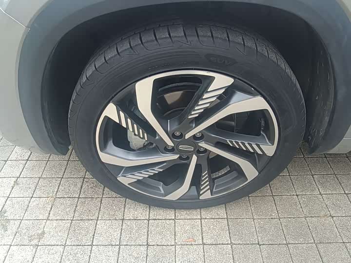 Фото 8 - Geely Monjaro