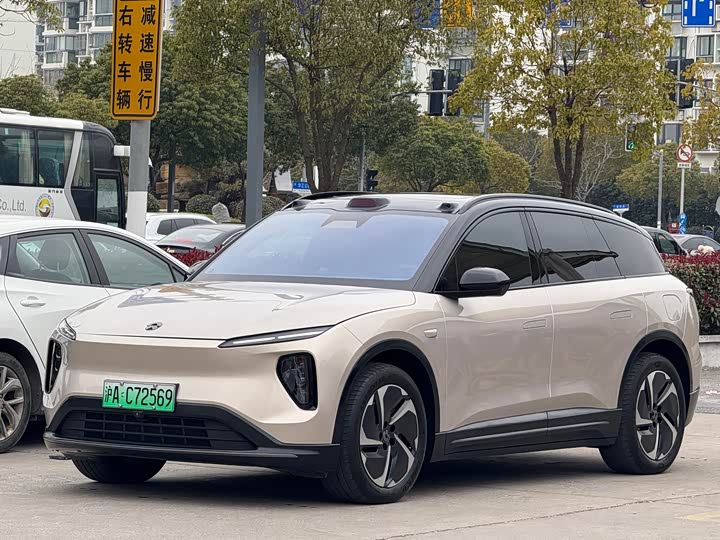 Фото 1 - Nio ES6