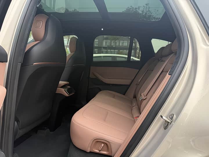 Фото 6 - Nio ES6