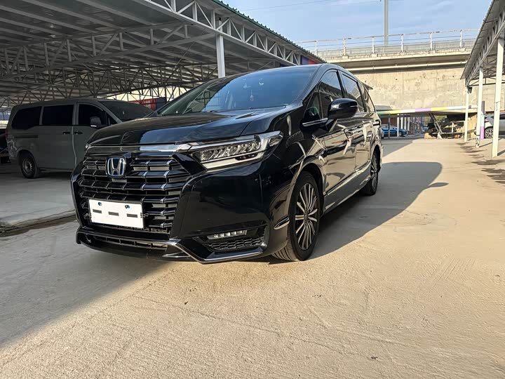 Фото 1 - Honda Elysion