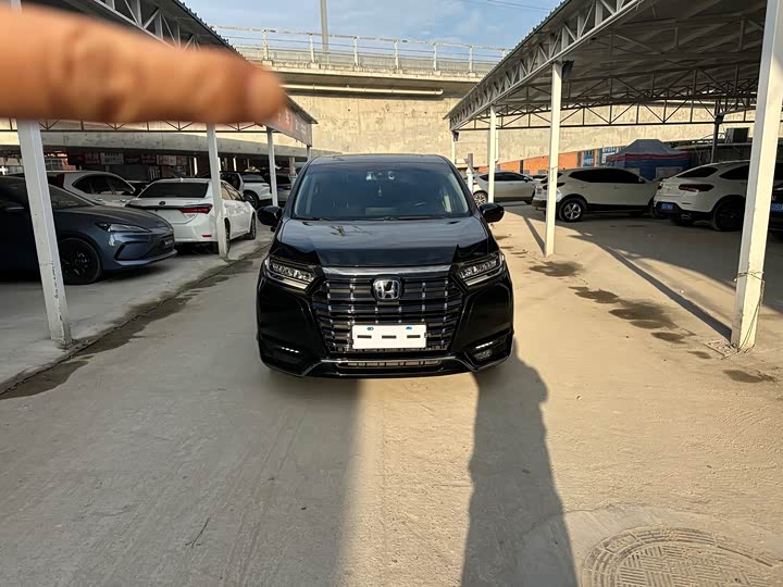 Фото 2 - Honda Elysion