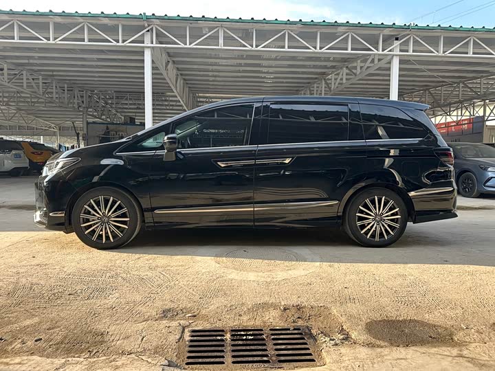 Фото 3 - Honda Elysion