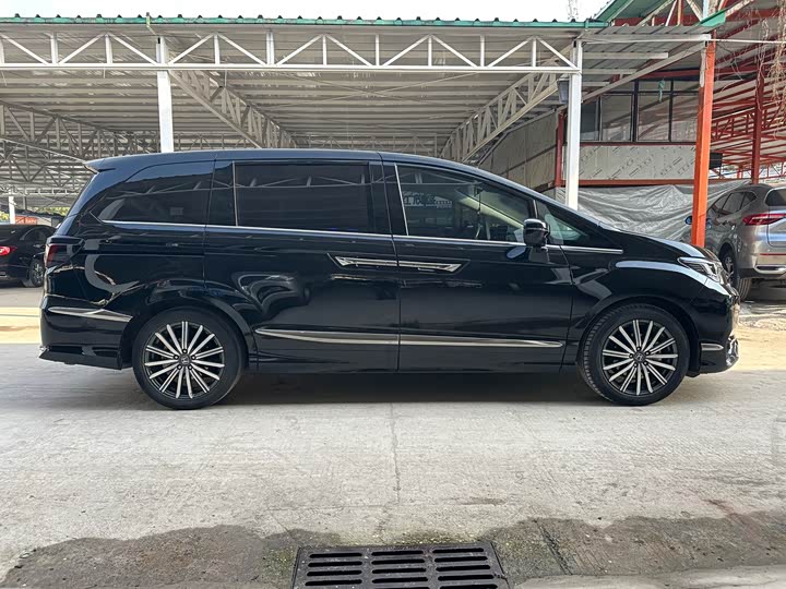 Фото 7 - Honda Elysion