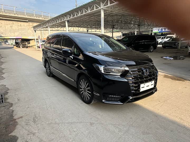 Фото 8 - Honda Elysion