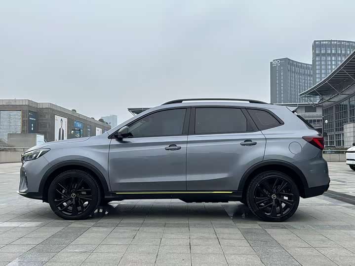 Фото 7 - Roewe RX5 Hybrid