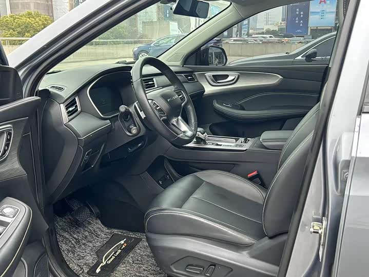 Фото 8 - Roewe RX5 Hybrid