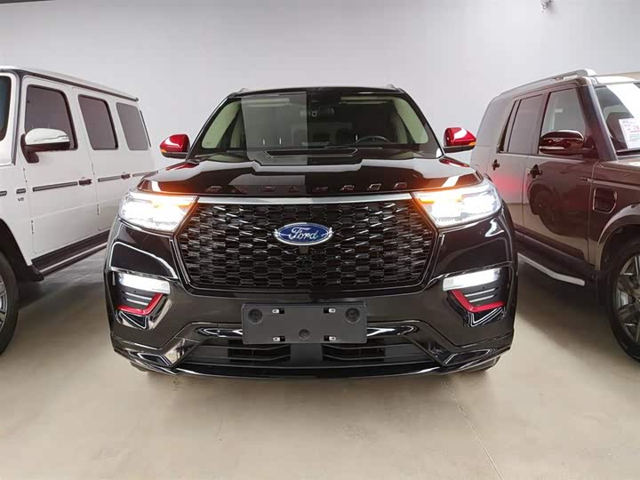 Фото 3 - Ford Explorer