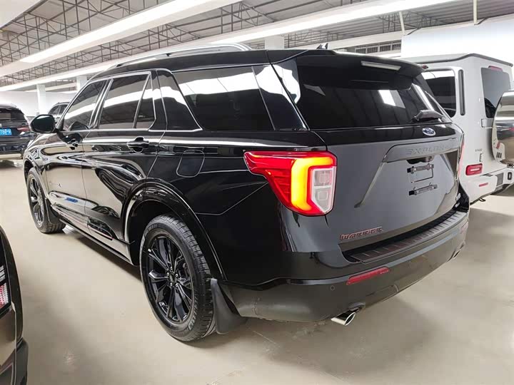 Фото 5 - Ford Explorer