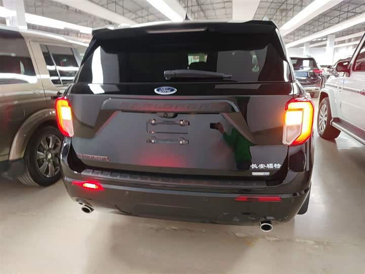 Фото 6 - Ford Explorer