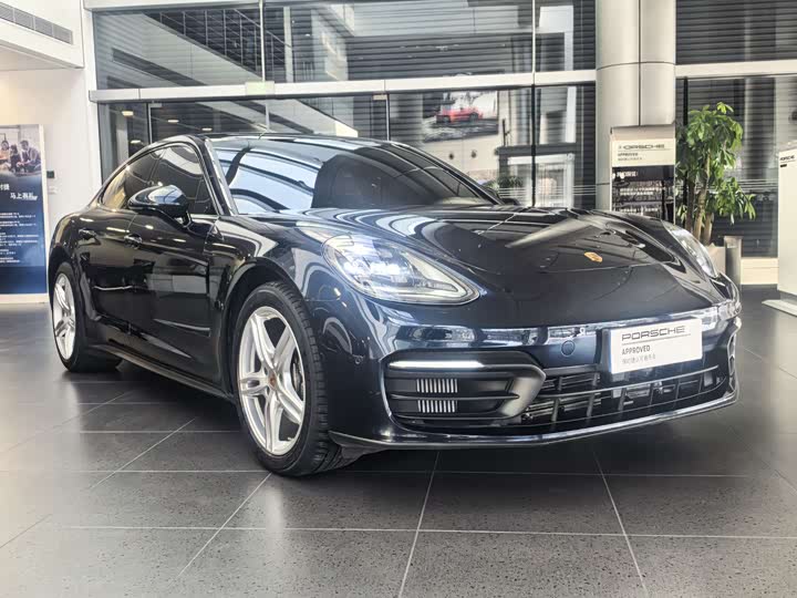 Фото 3 - Porsche Panamera