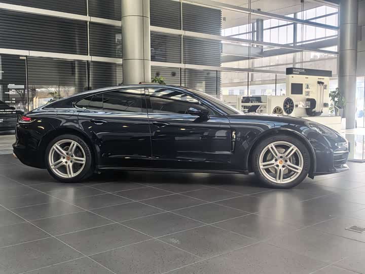 Фото 6 - Porsche Panamera