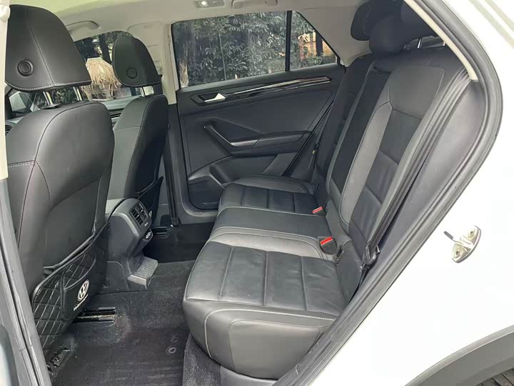 Фото 6 - Volkswagen T-Roc