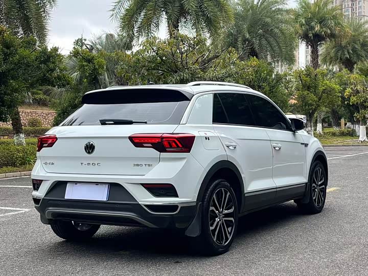 Фото 9 - Volkswagen T-Roc