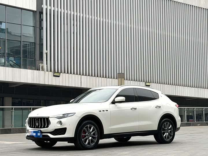 Фото 1 - Maserati Levante