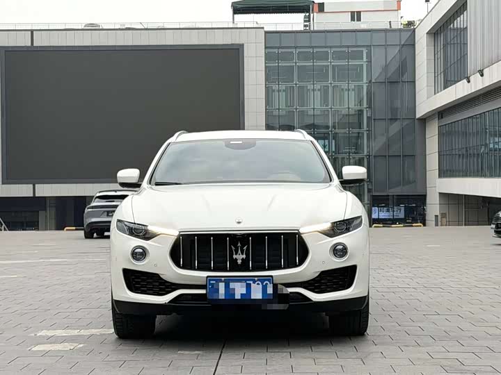 Фото 9 - Maserati Levante