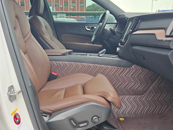 Фото 6 - Volvo XC60 Hybrid