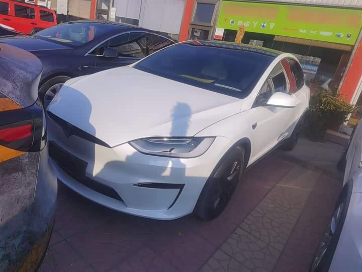 Фото 1 - Tesla Model X