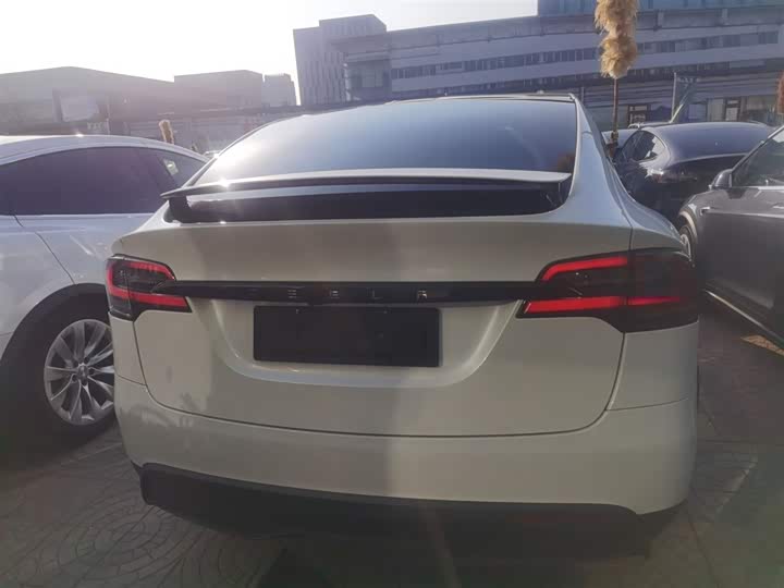 Фото 6 - Tesla Model X